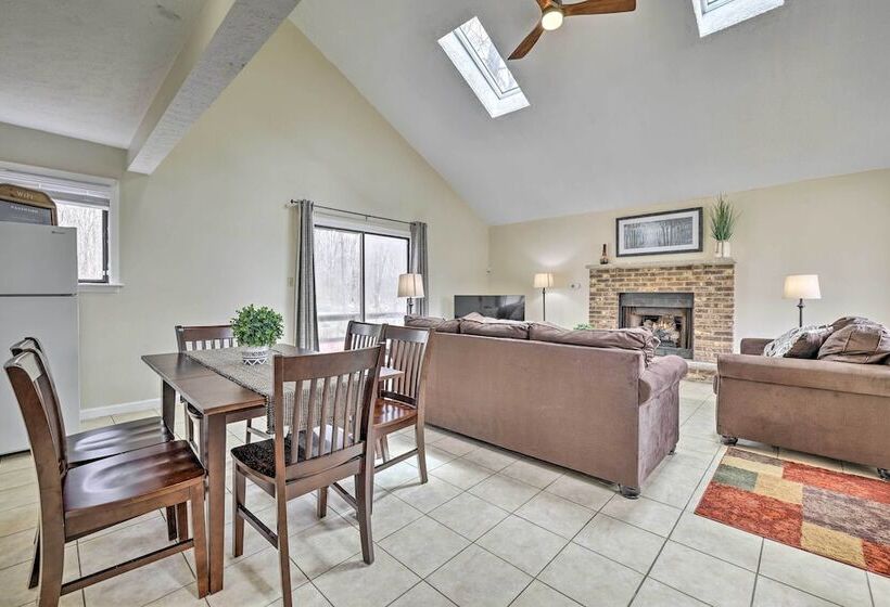 < 2 Mi To Dresser Lake: Home W/ Pool Access!