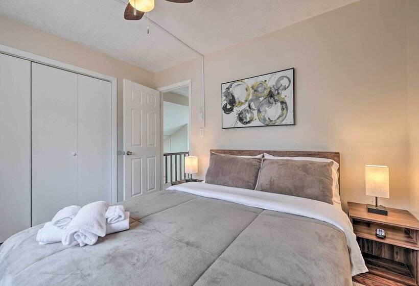 < 2 Mi To Dresser Lake: Home W/ Pool Access!