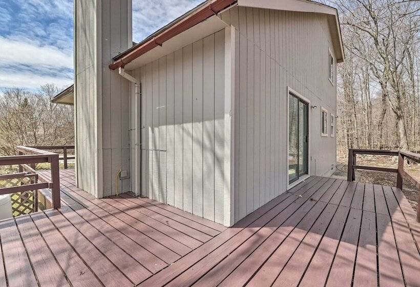 < 2 Mi To Dresser Lake: Home W/ Pool Access!