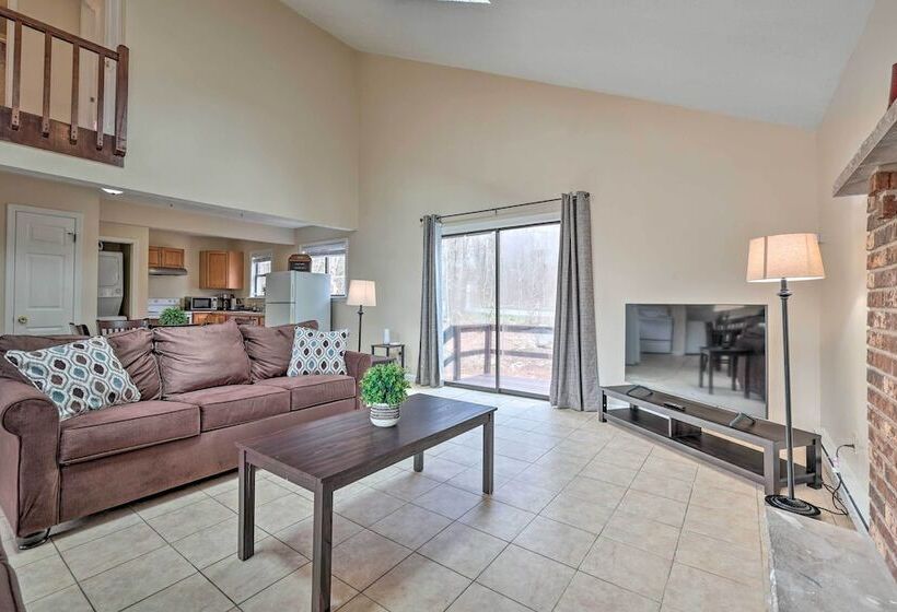 < 2 Mi To Dresser Lake: Home W/ Pool Access!