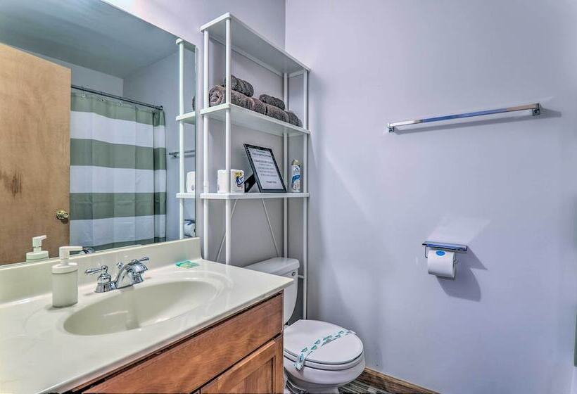 Poconos Retreat W/ Game Room, Hot Tub, & Sauna!