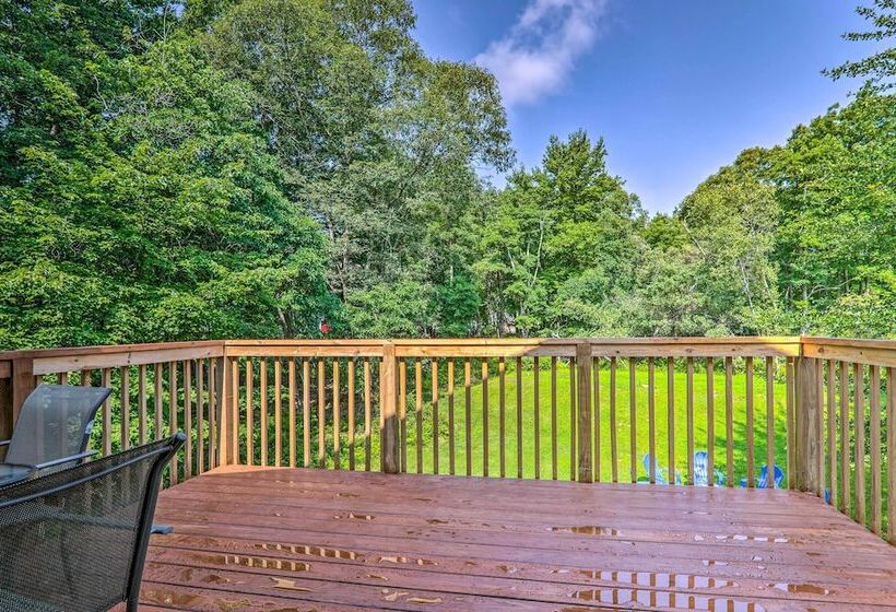 Poconos Retreat W/ Game Room, Hot Tub, & Sauna!