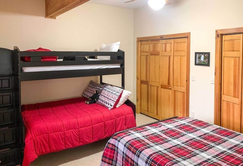 Private Sapphire Valley Resort Cabin W/ Mtn Views!