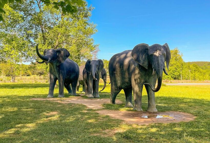 Quaint Asheboro Home ~ 1 Mi To North Carolina Zoo!