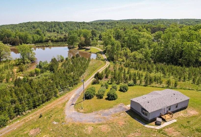 Quaint Asheboro Home ~ 1 Mi To North Carolina Zoo!