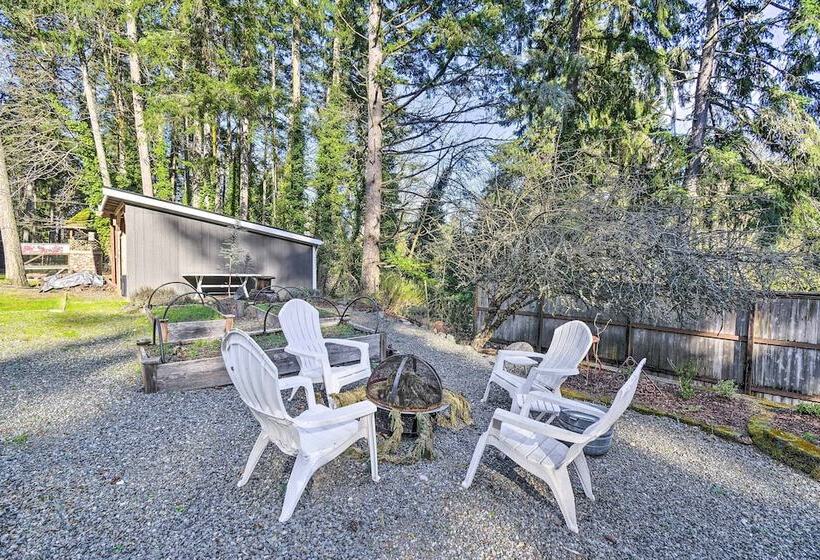 Pet Friendly Cabin: Minutes To Gig Harbor!