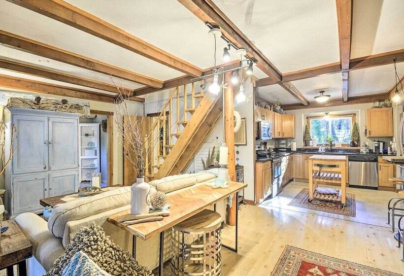 Pet Friendly Cabin: Minutes To Gig Harbor!