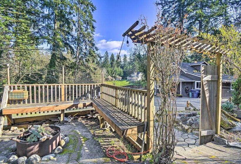 Pet Friendly Cabin: Minutes To Gig Harbor!