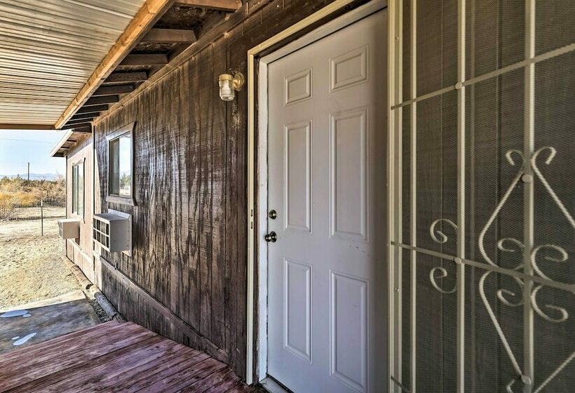 Quaint Pahrump Ranch: 6horse Barn & Fire Pit