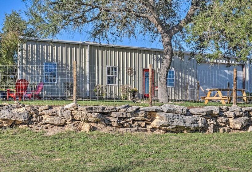 Quaint Texas Home < 2 Mi To Lake Georgetown!