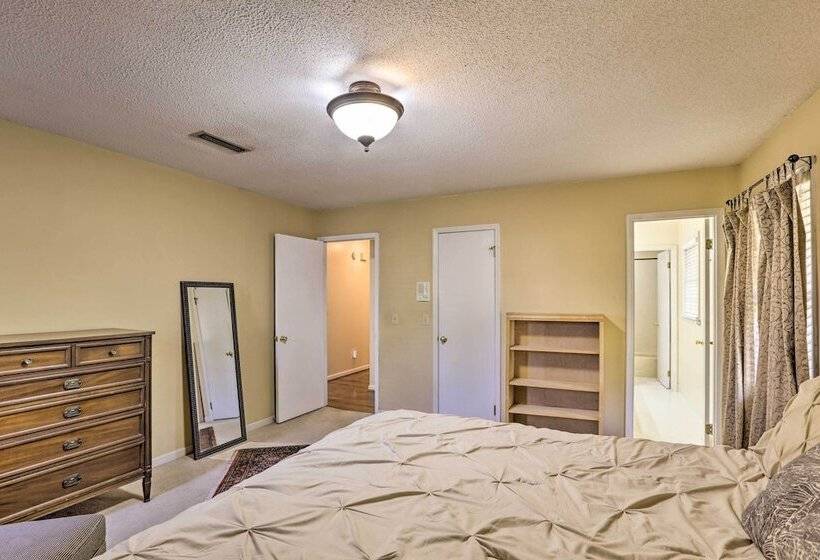 Quiet Dothan House With Fenced Yard + Fire Pit!