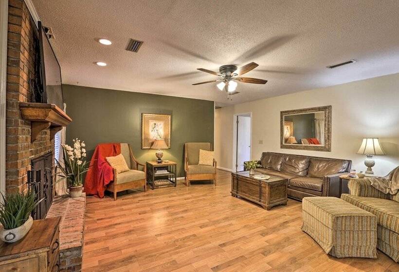 Quiet Dothan House With Fenced Yard + Fire Pit!
