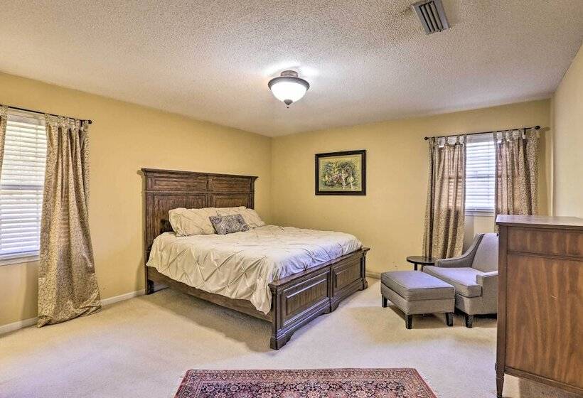 Quiet Dothan House With Fenced Yard + Fire Pit!