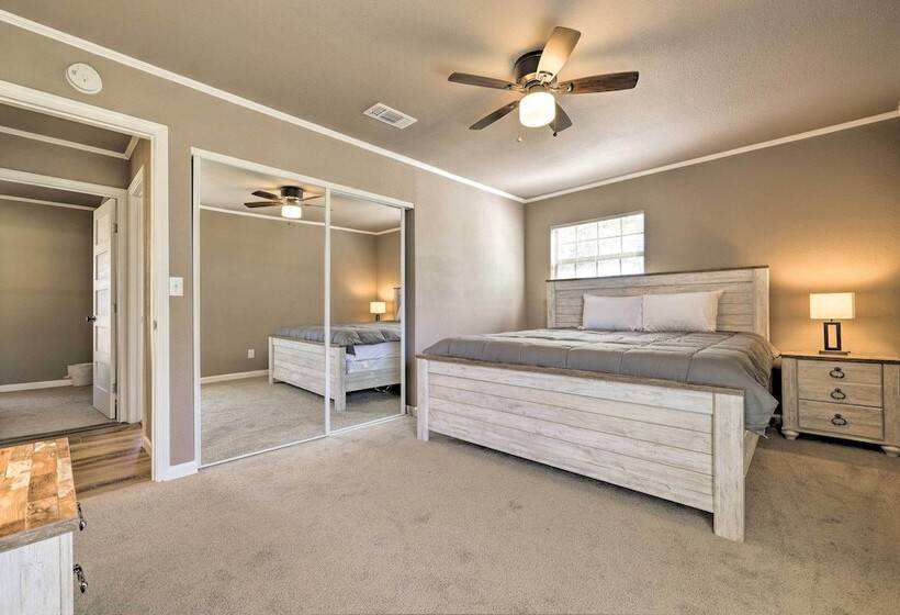 Quiet Haven W/ Hot Tub, 4 Mi To Canyon Lake!