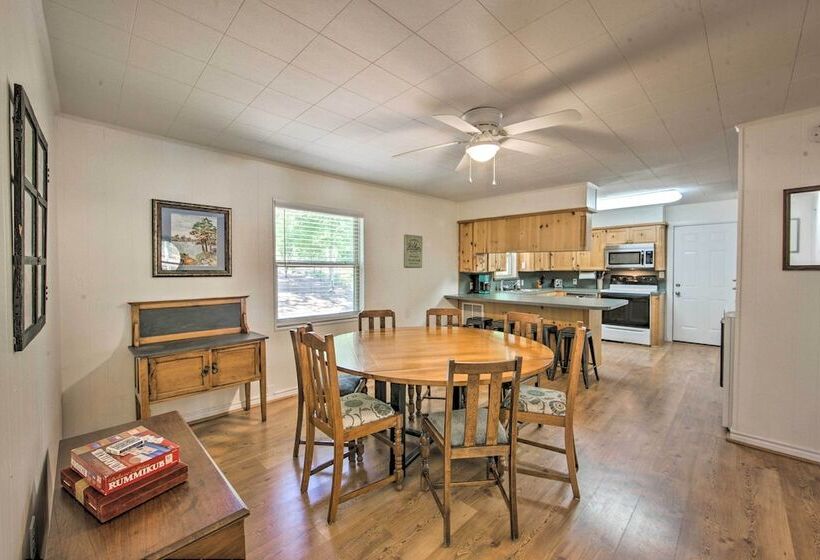 Quiet Home On Lake Hawkins W/ Kayaks + Dock!