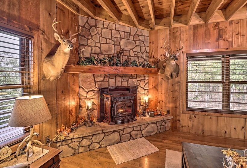 Quiet + Rustic Cabin With Fire Pit On 20 Acres!