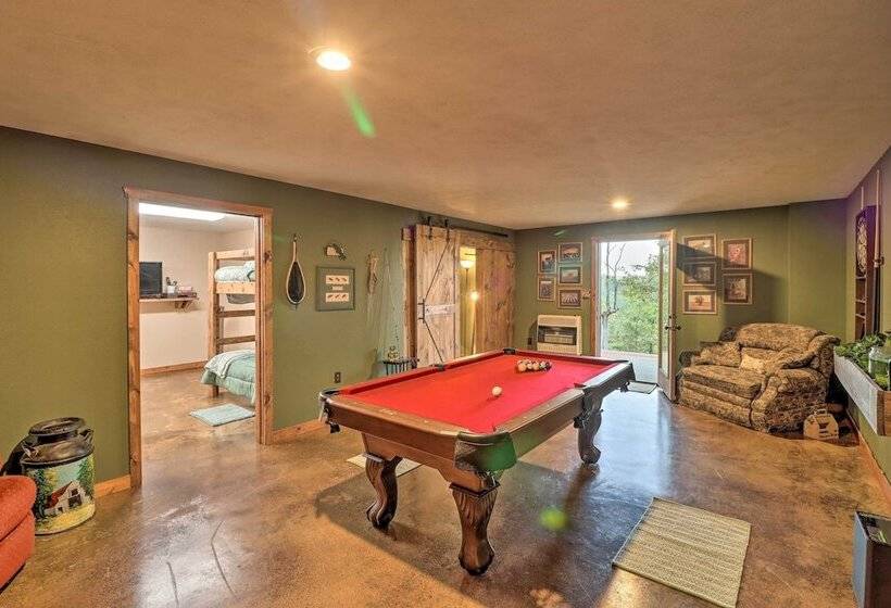 Quiet + Rustic Cabin With Fire Pit On 20 Acres!