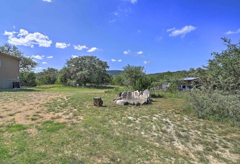 Quiet Utopia Cabin W/ Deck & Mountain Views!