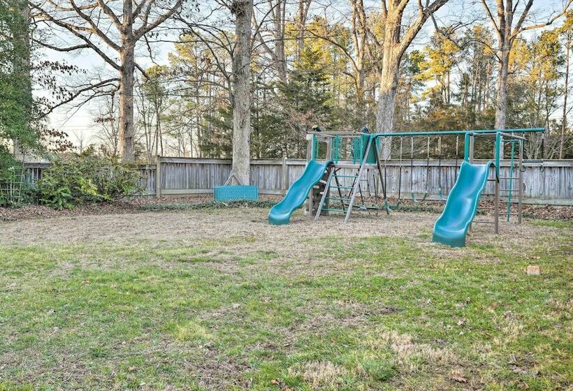 Ranchstyle House W/ Pool, Deck & Fire Pit!