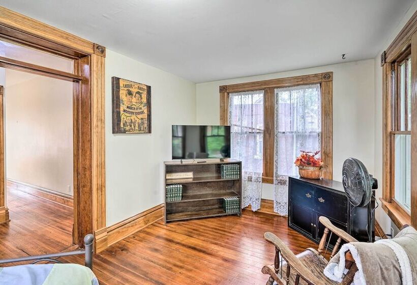 < 1 Mi To Downtown: Historic Dubuque Gem!