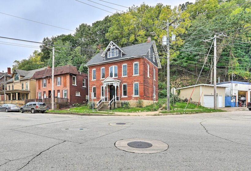 < 1 Mi To Downtown: Historic Dubuque Gem!