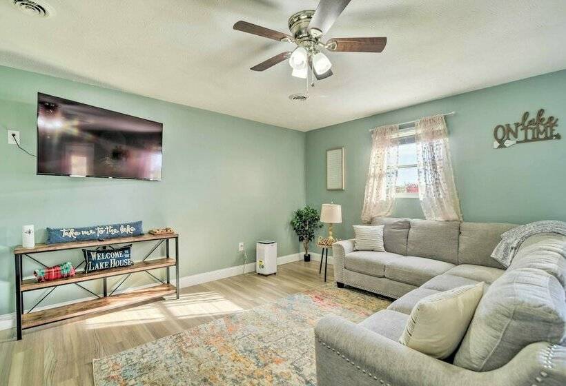 Relaxing Russell Springs Retreat W/ Fire Pit!