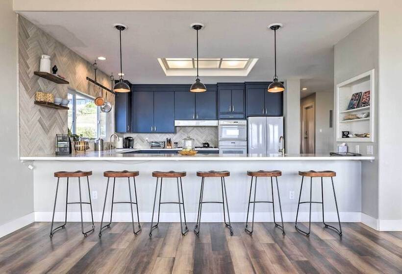 Remodeled Home W/ Spa & Deck: Walk To Dillon Beach