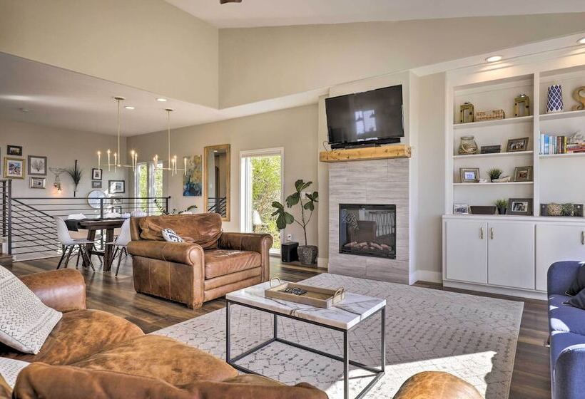 Remodeled Home W/ Spa & Deck: Walk To Dillon Beach