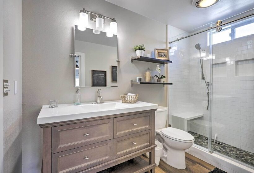 Remodeled Home W/ Spa & Deck: Walk To Dillon Beach