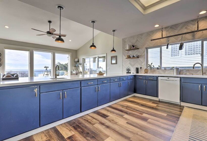 Remodeled Home W/ Spa & Deck: Walk To Dillon Beach