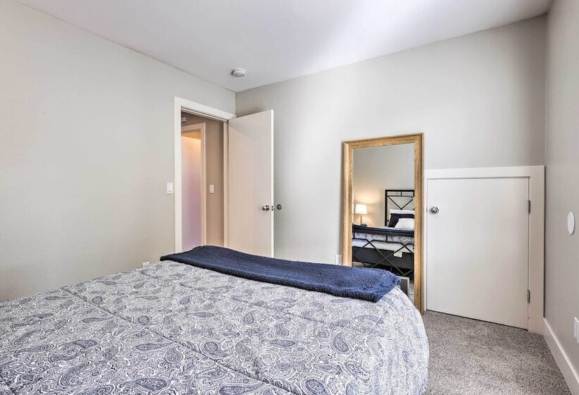 Remodeled Home W/ Spa & Deck: Walk To Dillon Beach