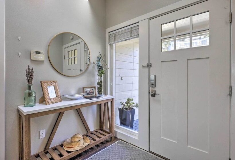 Remodeled Home W/ Spa & Deck: Walk To Dillon Beach