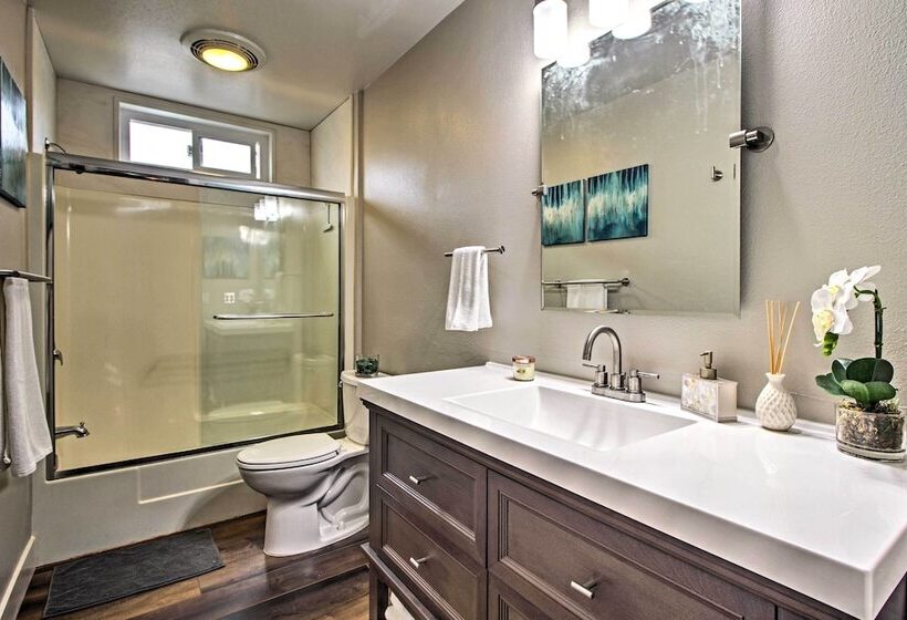 Remodeled Home W/ Spa & Deck: Walk To Dillon Beach