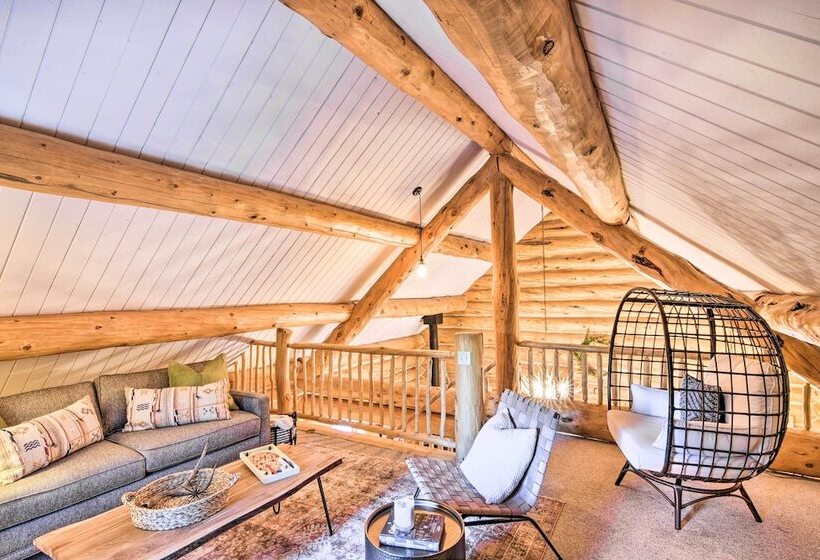 Remodeled Fairplay Log Cabin W/ Sauna + Loft!
