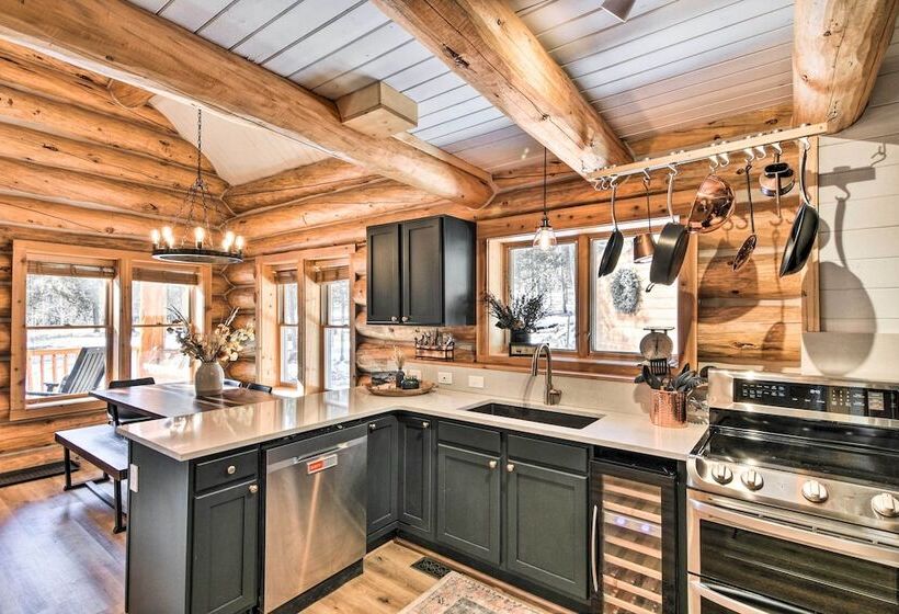 Remodeled Fairplay Log Cabin W/ Sauna + Loft!