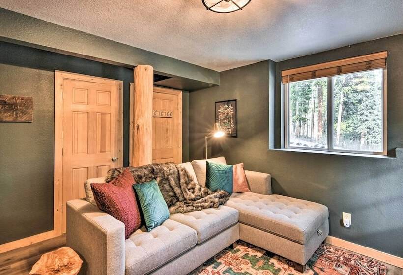 Remodeled Fairplay Log Cabin W/ Sauna + Loft!