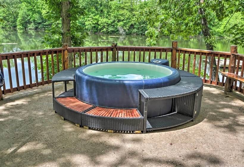 Macks Creek Cabin On 30 Acres W/ Dock & Watercraft
