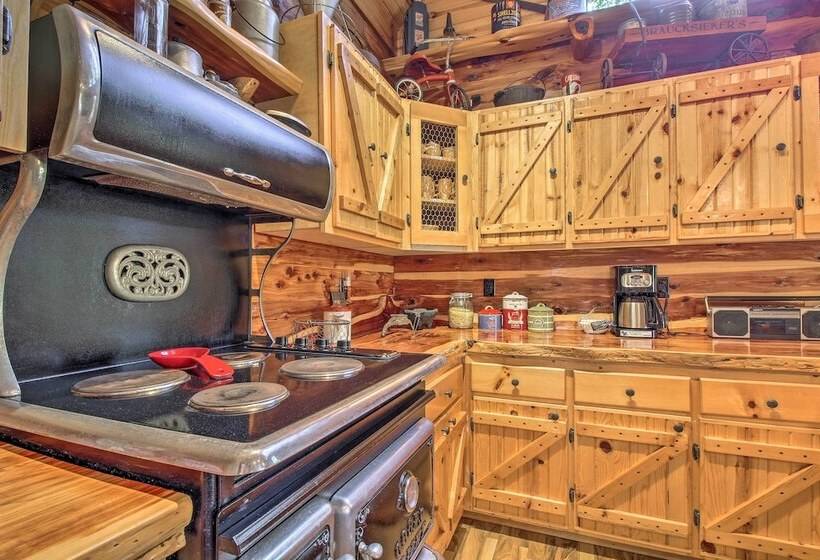 Macks Creek Cabin On 30 Acres W/ Dock & Watercraft