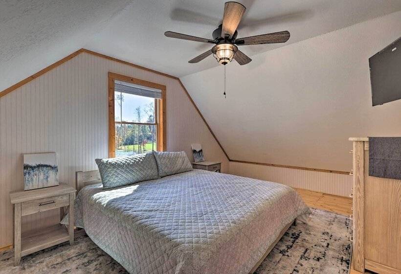 Remote Mountain Escape W/ Hot Tub & 122 Acres!