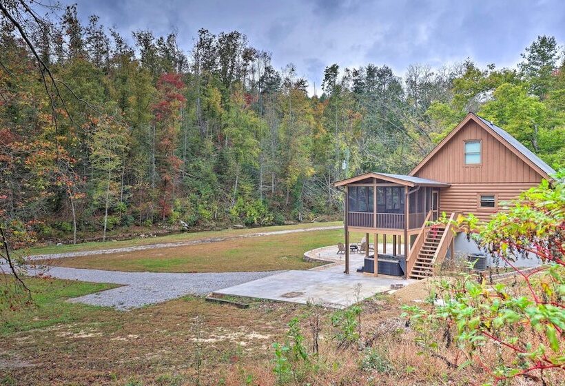 Remote Mountain Escape W/ Hot Tub & 122 Acres!