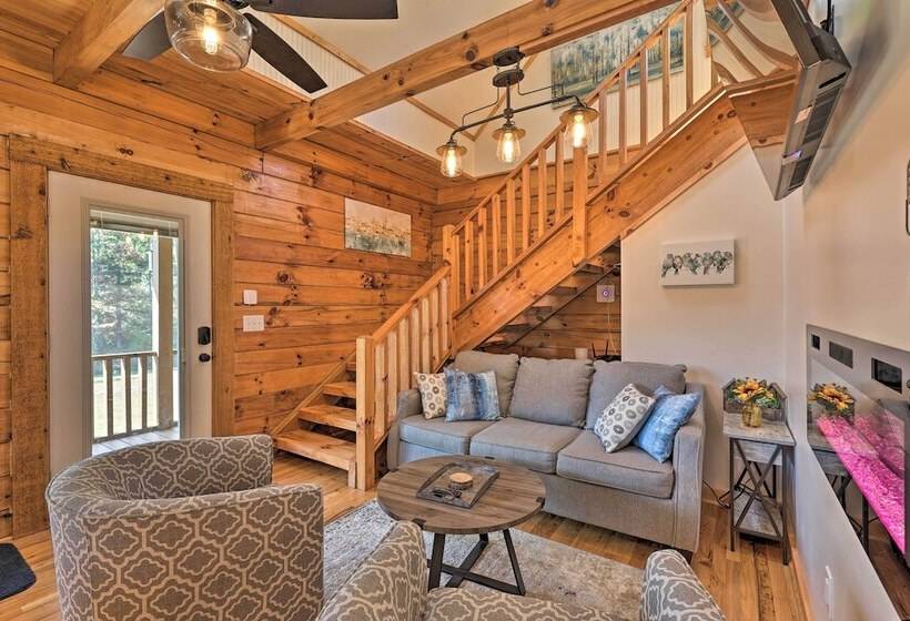 Remote Mountain Escape W/ Hot Tub & 122 Acres!