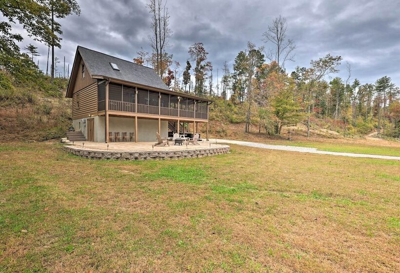 Remote Mountain Escape W/ Hot Tub & 122 Acres!