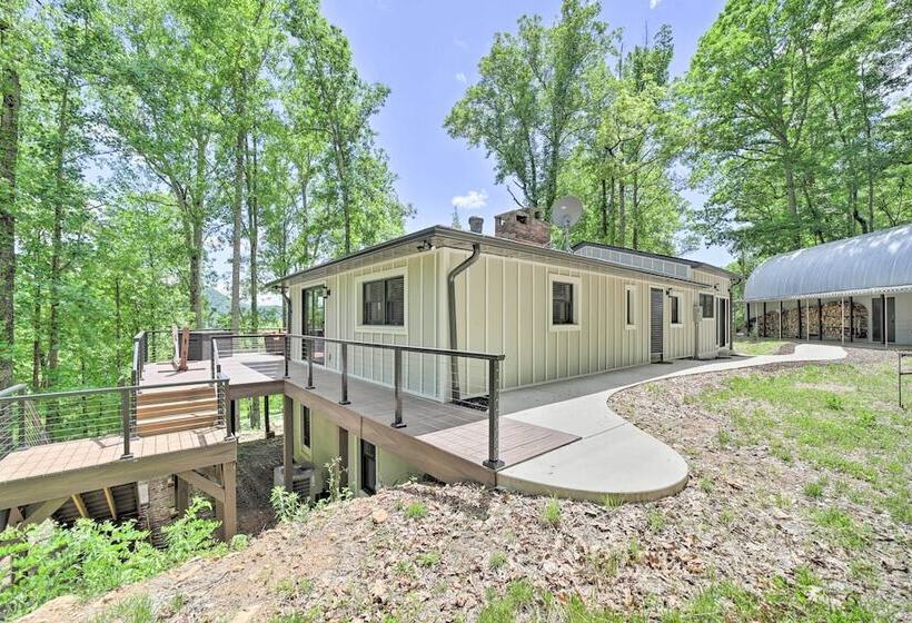 Remote Smoky Mtn Escape W/ Views & Trail Access!