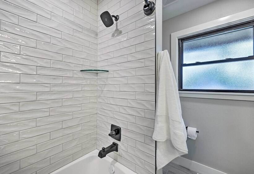 Renovated Bella Vista Retreat < 2 Mi To Golf!