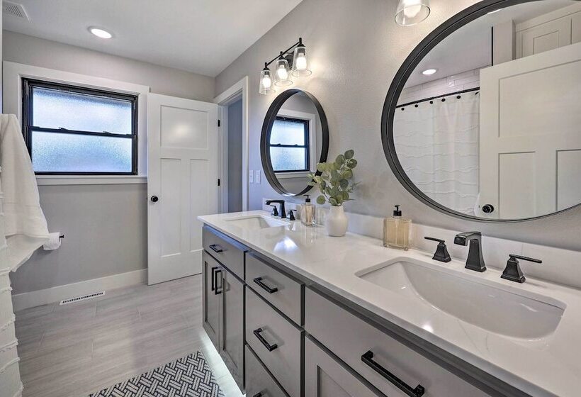 Renovated Bella Vista Retreat < 2 Mi To Golf!