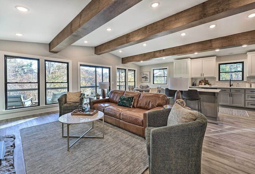 Renovated Bella Vista Retreat < 2 Mi To Golf!