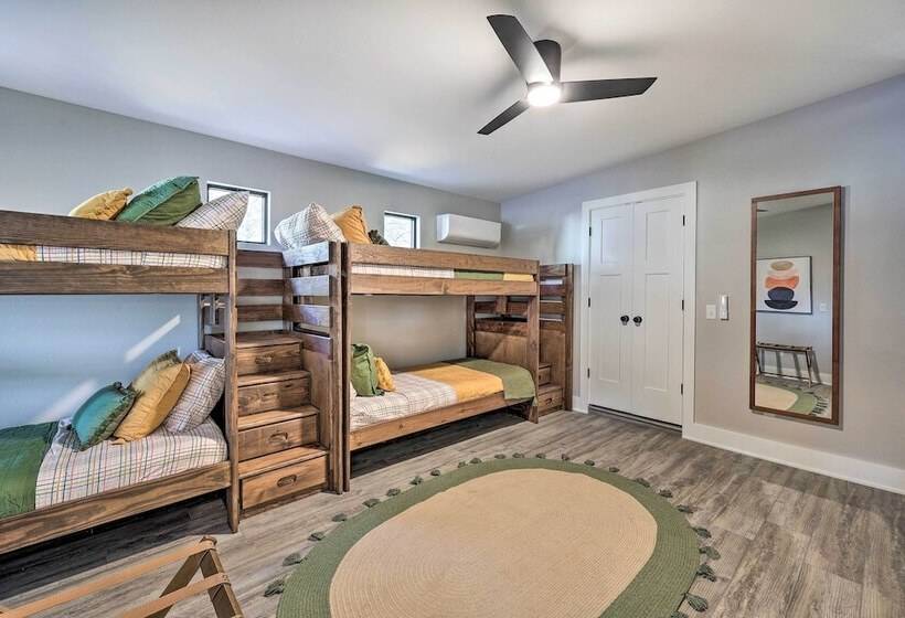 Renovated Bella Vista Retreat < 2 Mi To Golf!