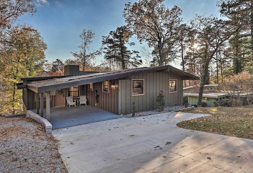 Renovated Bella Vista Retreat < 2 Mi To Golf!