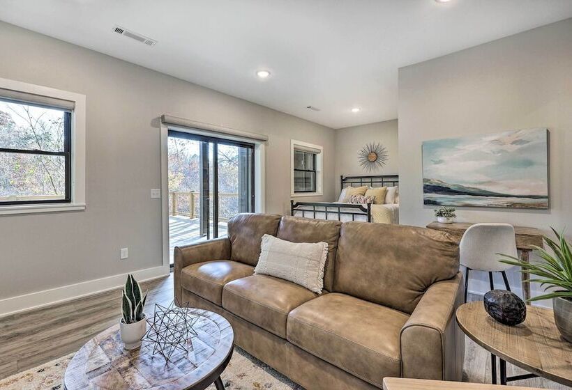 Renovated Bella Vista Retreat < 2 Mi To Golf!