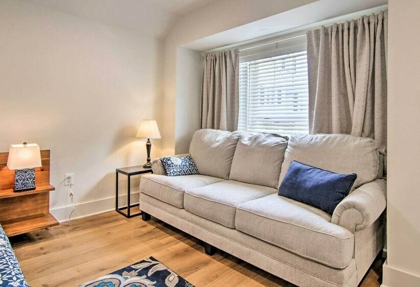 Renovated Cambridge Retreat W/ Patio & Grill!